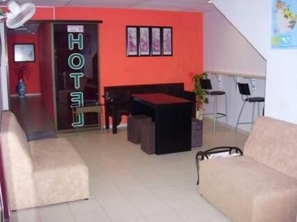 Gold Leaf Hotel Melaka - Photo4