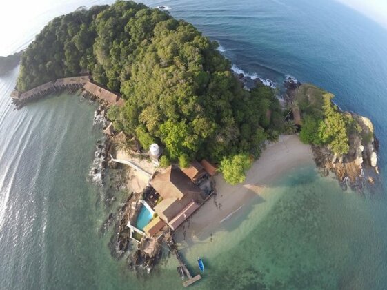 Gem Island Resort & Spa - Photo2