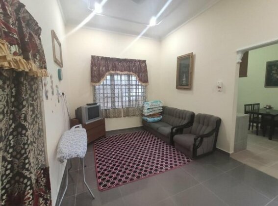 Homestay ZaZiZu Marang - Photo2