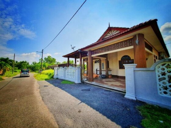 Monie's Homestay Marang