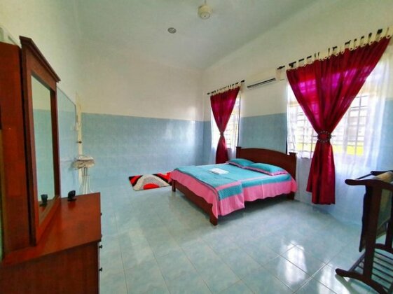 Monie's Homestay Marang - Photo3