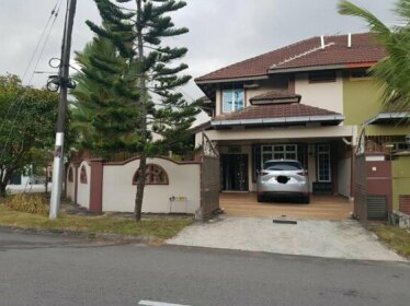 Jeish's Cottage Pasir Gudang