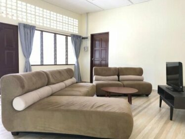 SingSport Holiday House