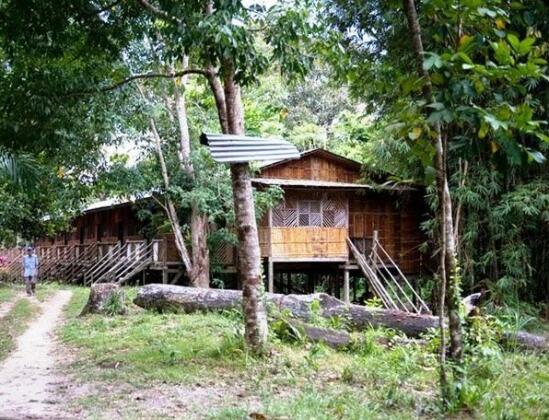 Gua Longhouse Chalet