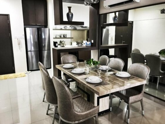 Luxurious Holiday Apartment - Photo2