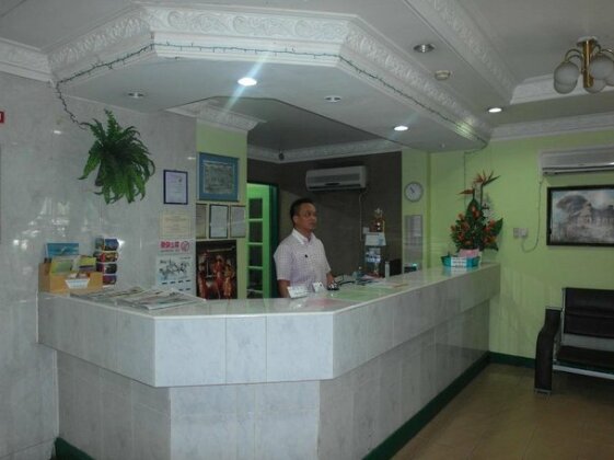 New Apple Lodge Hotel - Photo2