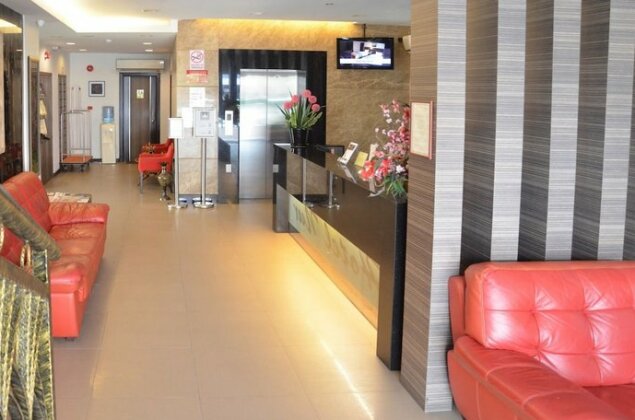 OYO 985 Hotel Nur - Photo3