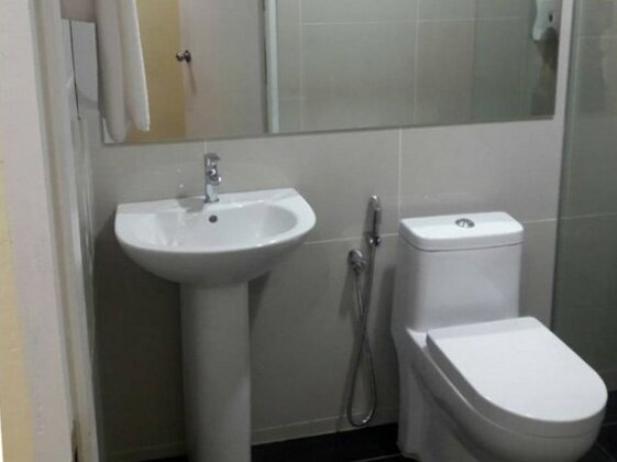 Place2Stay Business Hotel @ Emart Riam - Photo3