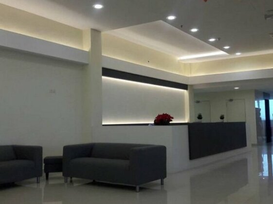 Place2Stay Business Hotel @ Emart Riam - Photo4