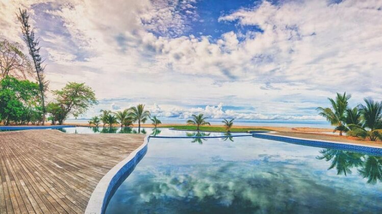 Borneo Eagle Resort