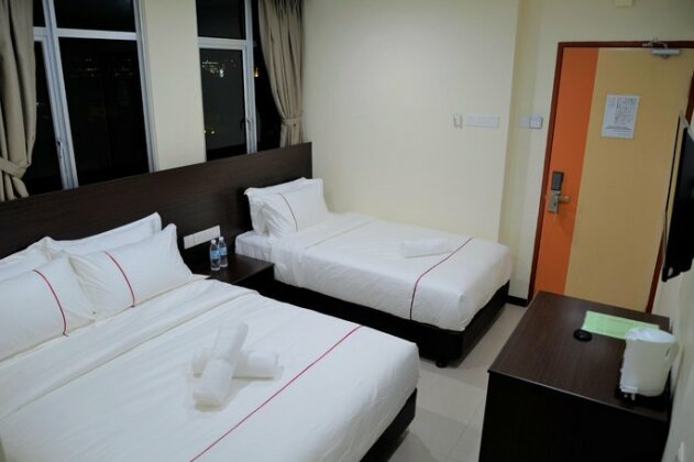 DCozy Hotel - Photo2