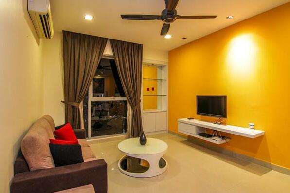 Comfortable and Fully Furnished PJ8 - Photo2