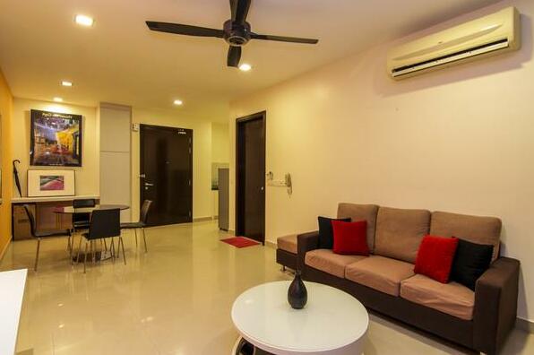 Comfortable and Fully Furnished PJ8 - Photo3
