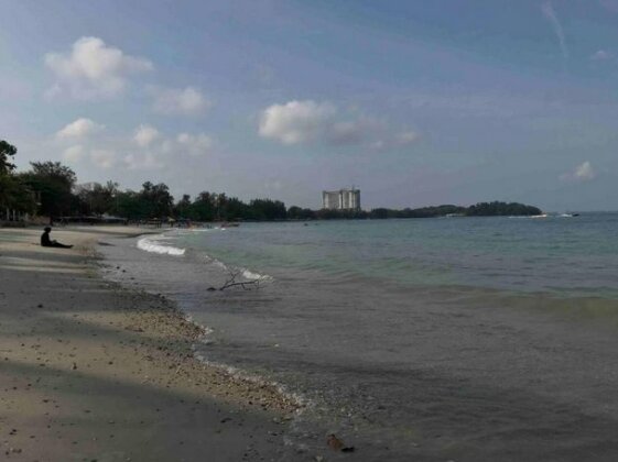 Comfy Beachfront View at Seri Bulan Condominium Teluk Kemang - Photo5