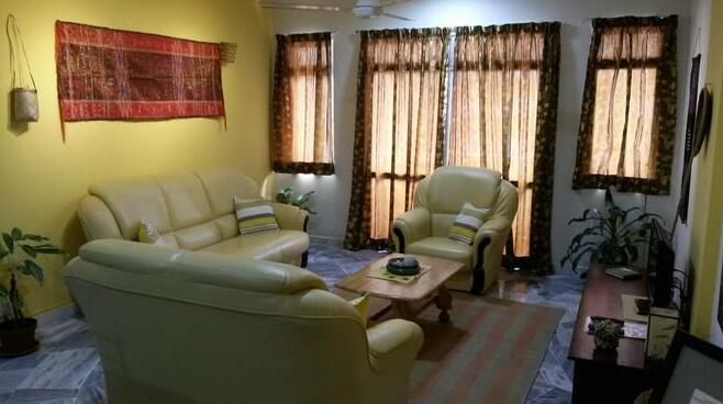 Relaxing Retreats at Cocobay Apartments - Photo4