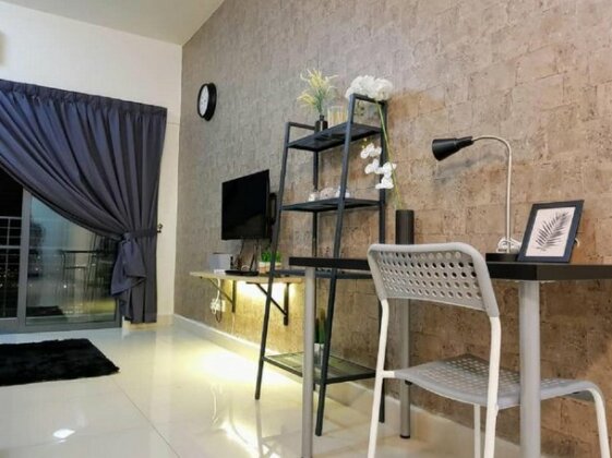 Puchong 8-12 pax 5min LRT Cozy Apartment IOI Mall - Photo3