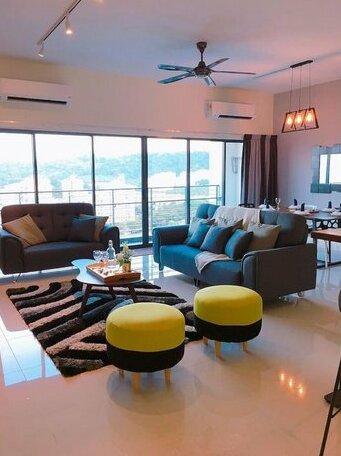 Puchong Setiawalk Penthouse with 14 pax big group - Photo2