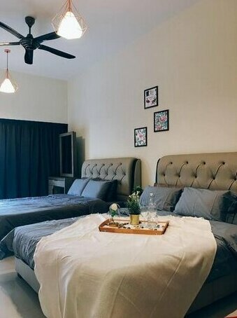 Puchong Setiawalk Penthouse with 14 pax big group