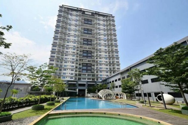 Puchong Skypod Residence 1-5 pax with Balcony Unit Walking Distance to IOI Mall 10min Drive to Su