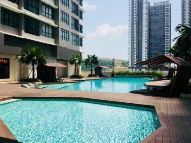 Conezion IOI Putrajaya Rustic Suite 3 Bedrooms 2 Baths WiFi Pool & City View by MRK