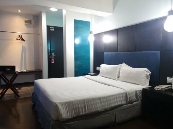 2 Inn 1 Boutique Hotel & Spa - Photo2