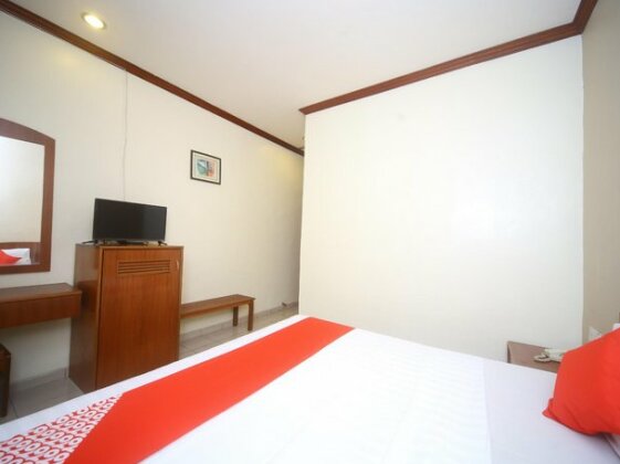 OYO 1027 Hotel London - Photo2