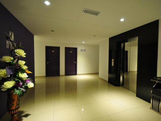 East Sun Hotel - Photo3