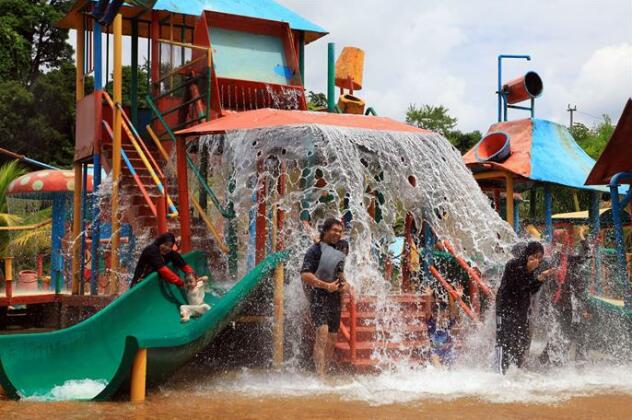 Bukit Merah Laketown Resort - Photo5