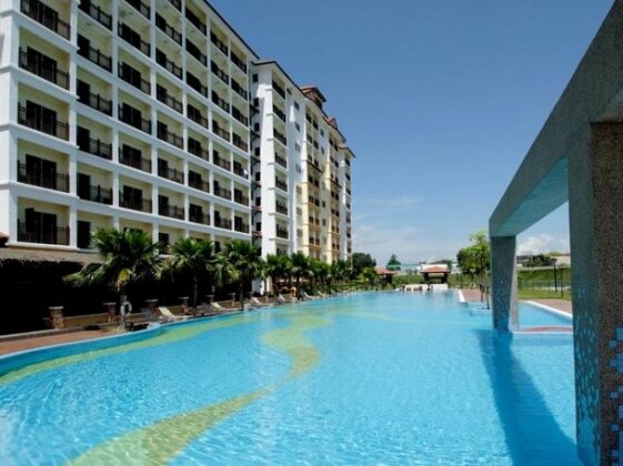 Suria Bukit Merah Laketown - Photo4