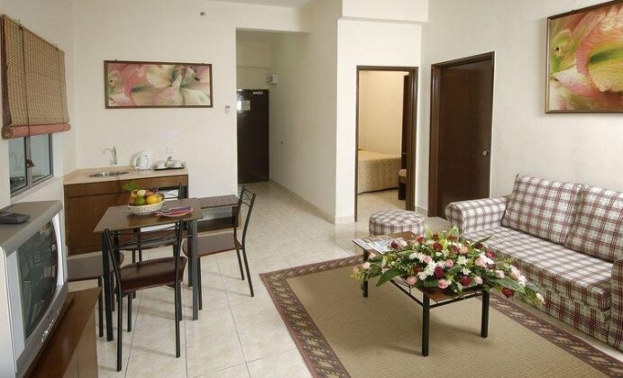 Suria Service Apartment Hotel - Photo4