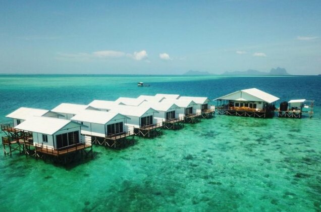 Shun Shun Water Bungalows