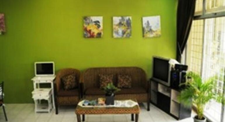 AITT Transit Guest House - Photo2