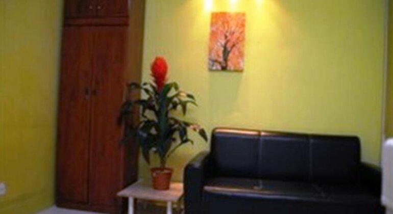 AITT Transit Guest House - Photo4