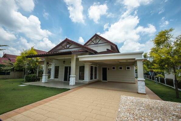 KLIA Airport Transit and F1 Formula One Sepang Jentayu Enstek Bungalow Homestay - Photo2