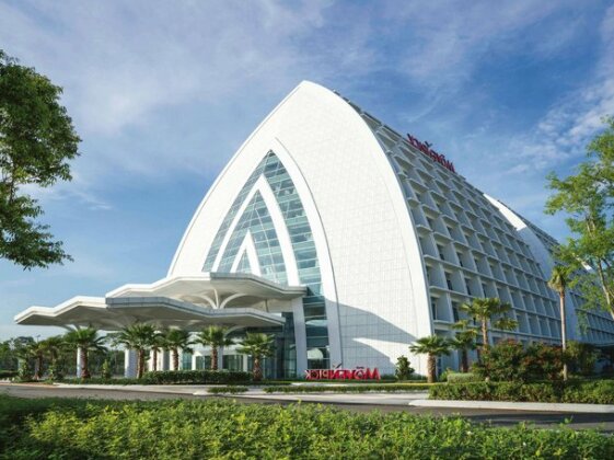 Movenpick Hotel & Convention Centre KLIA - Photo2
