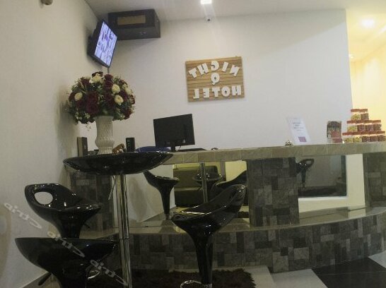 OYO 439 Night Queen Hotel - Photo3