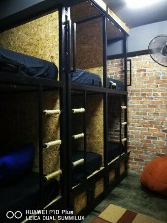 The Bunk Backpackers Hostel By Fleur