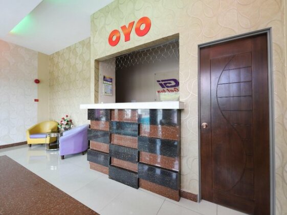 OYO 1043 Get Inn Hotel Sendayan - Photo4