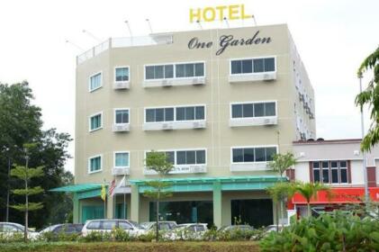 OYO 1146 One Garden Hotel