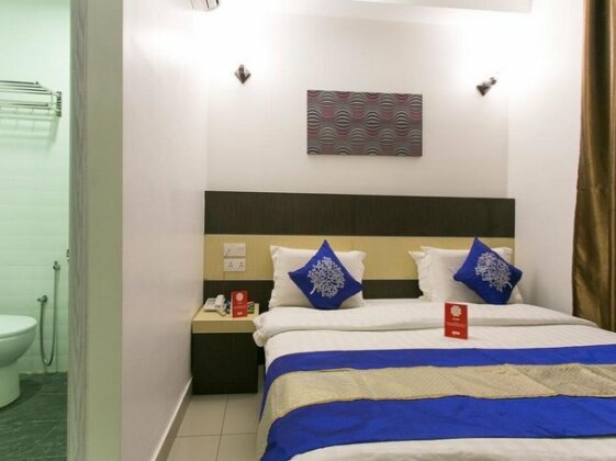 OYO 286 Uptown Hotel - Photo2