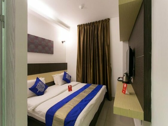 OYO 286 Uptown Hotel - Photo4