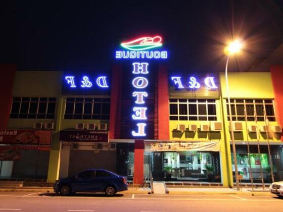OYO 498 D&F Boutique Hotel Senawang
