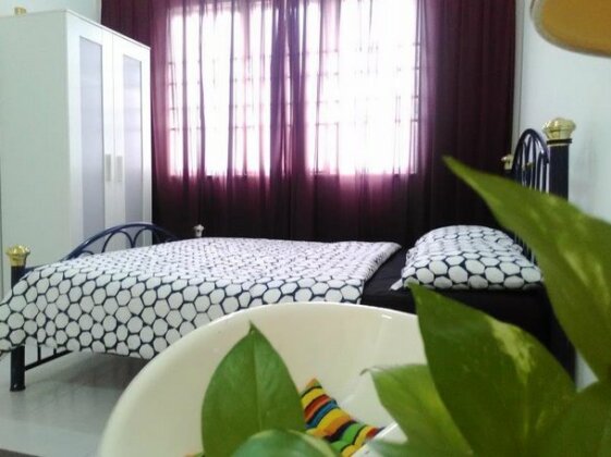 Aireenadelia Guesthouse - Photo4
