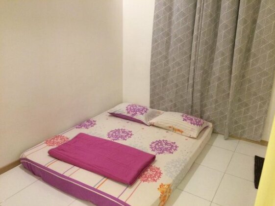 Lawang Suite Basic Roomstay - Photo4