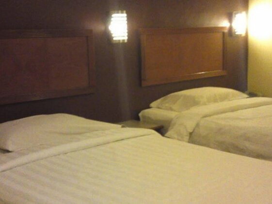 OYO 828 Comfort Hotel Shah Alam - Photo2