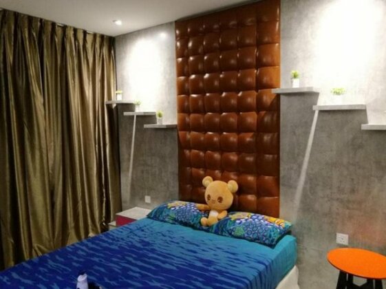 Vince's ICity Soho Homestay water park red carpet shah alam light city central - Photo2