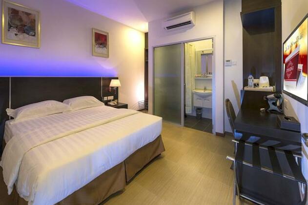 E-Red Hotel Cosmo - Photo3