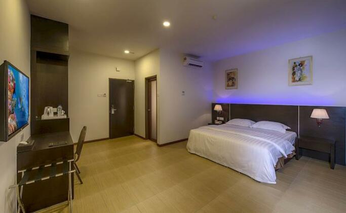 E-Red Hotel Cosmo - Photo4