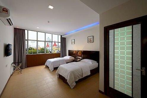 E-Red Hotel Cosmo - Photo5