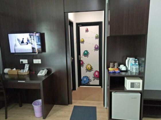Seven Hotel Simpang Ampat - Photo3